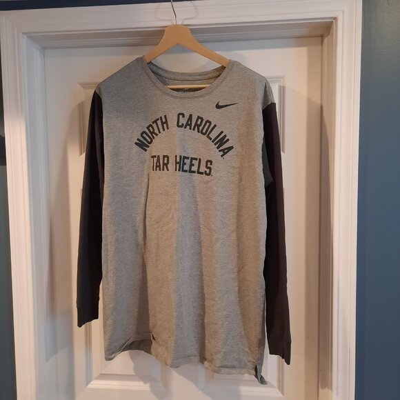 North Carolina Shirt Mens XXL Tar Heels UNC‎ Nike Tee Long Sleeve Baseball Style - Picture 1 of 10
